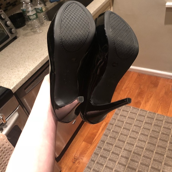 New Black Patent Leather High Heels Size 8 - Picture 4 of 4